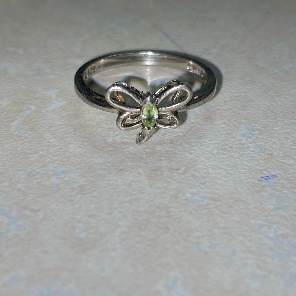 Sterling butterfly ring with peridot